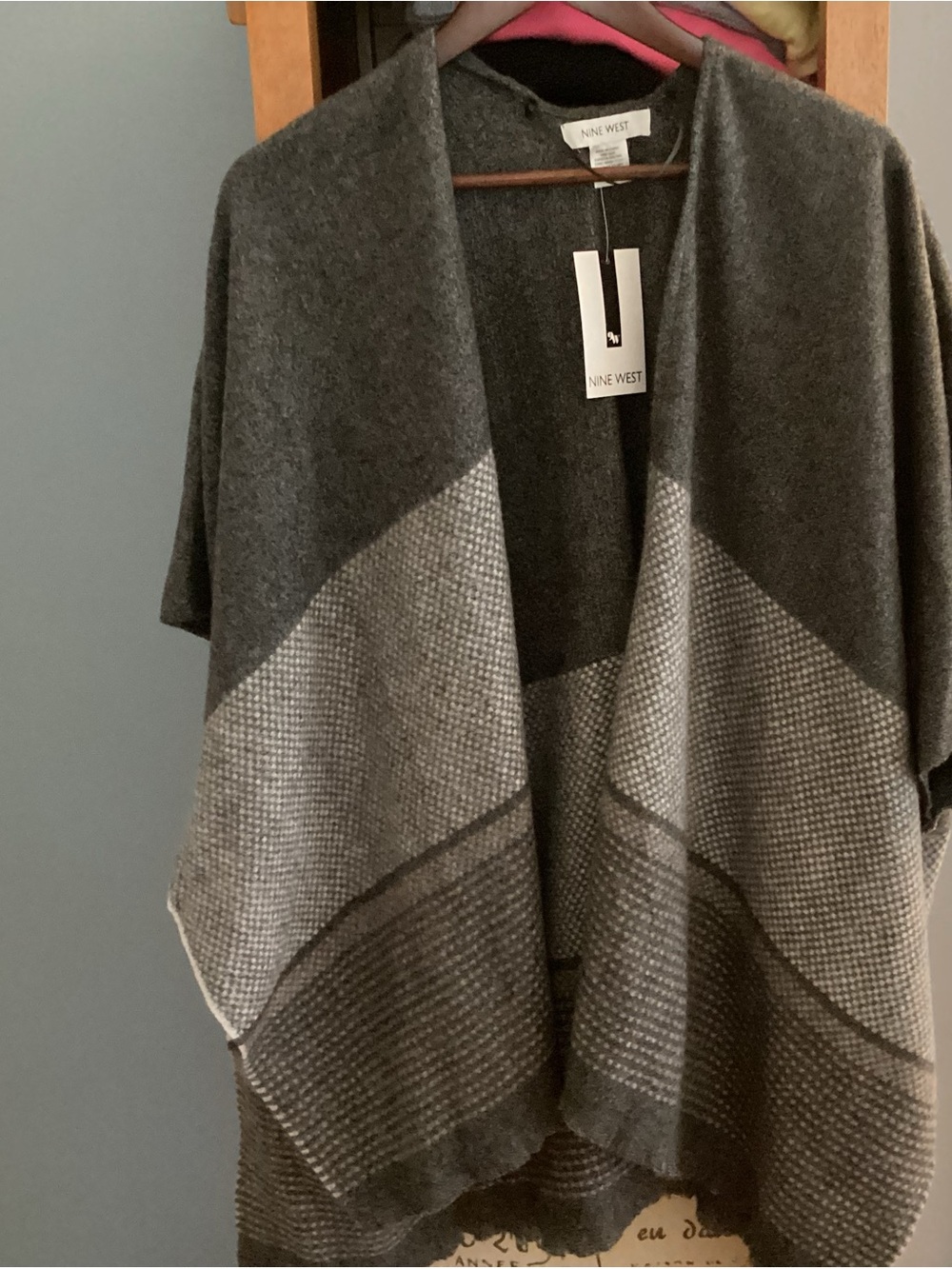 Nine West Gray & Charcoal Open-Front Knit Poncho